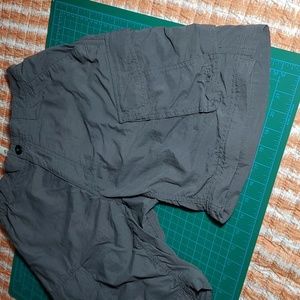 Small 32L REI convertible pants shorts grey zip